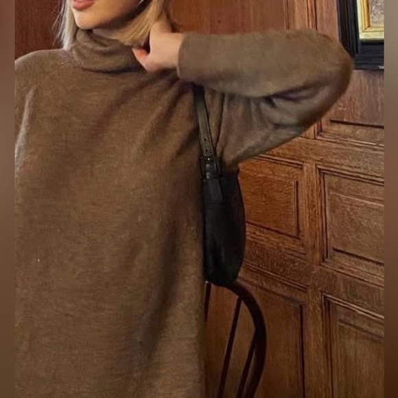 Fendi mini bag shoulder bag. Fits phones - Picture 9 of 9